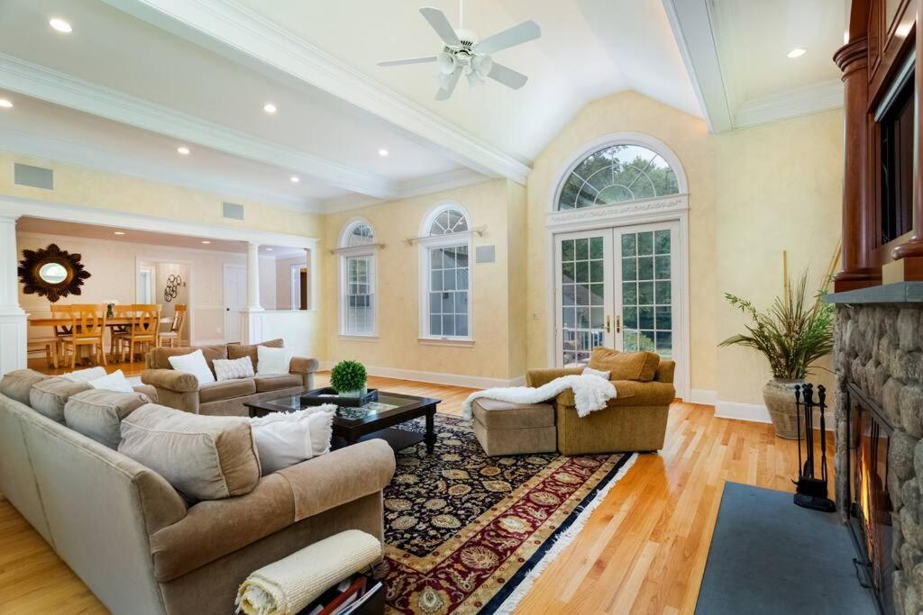 Serenity Manor In Scenic Weston Near Westport, Ct ภายนอก รูปภาพ