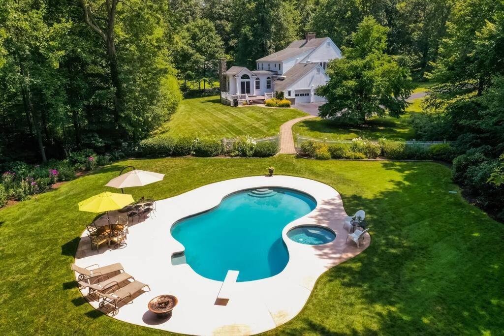 Serenity Manor In Scenic Weston Near Westport, Ct ภายนอก รูปภาพ