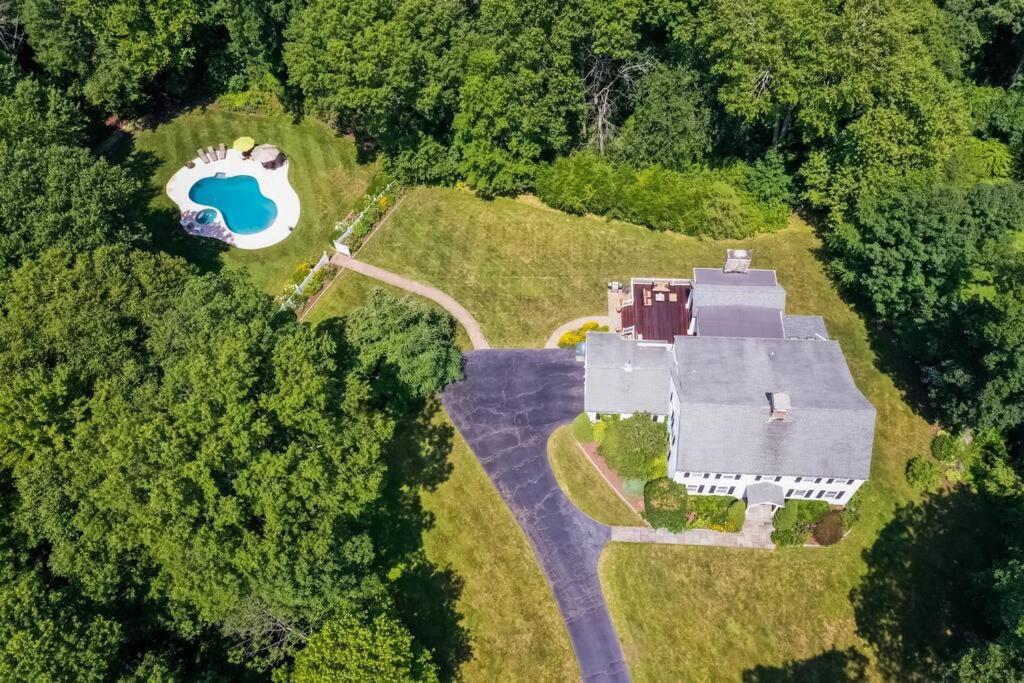 Serenity Manor In Scenic Weston Near Westport, Ct ภายนอก รูปภาพ